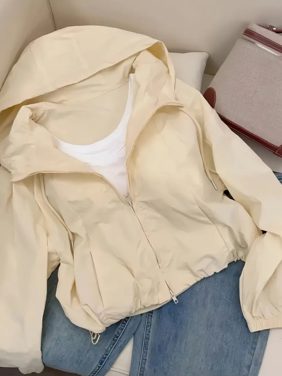 

Женская легкая дышащая верхняя одежда с капюшоном для защиты от солнца, удобная летняя рубашка, тонкая модель с длинными рукавами, застежкой-молнией