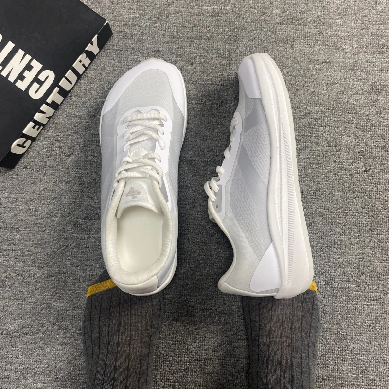 Men's and Women's Wide-Lasted Gradual Gray-White Gradient Jogging Shoes, Sizes 36 to 48, for Various Wide Foot Shapes