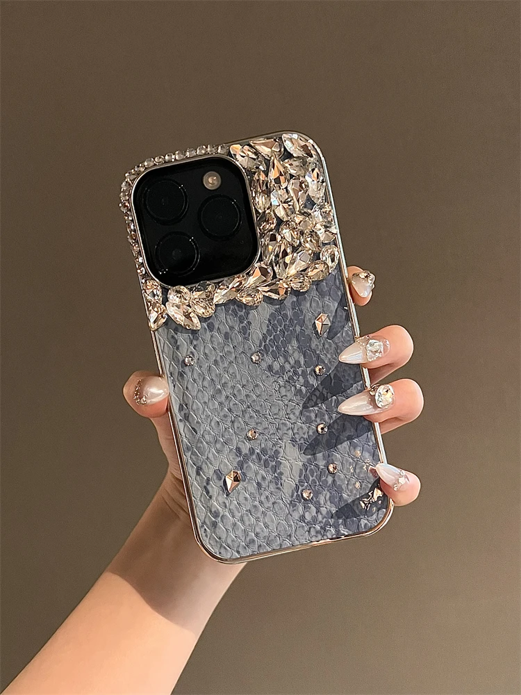 High Quality Luxurious Glitter Diamond Phone Case For iPhone 15 14 13 12 Pro Max 14Pro Bling Rhinestones Snakeskin Plating Cover