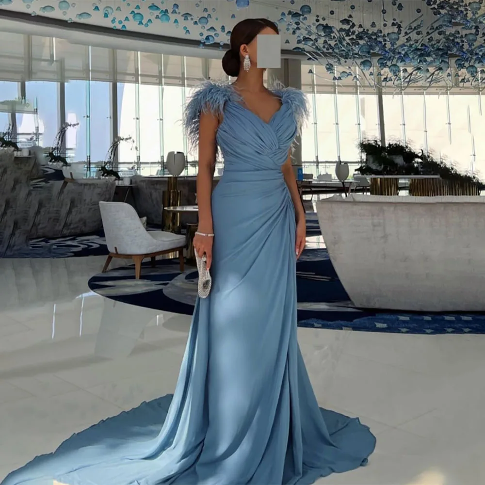 جودة عالية مخصصة ريشة الأزرق مطوي ذيل صغير أكمام المرأة الخامس الرقبة فساتين الزفاف ألف خط فساتين سستة يصل القطار