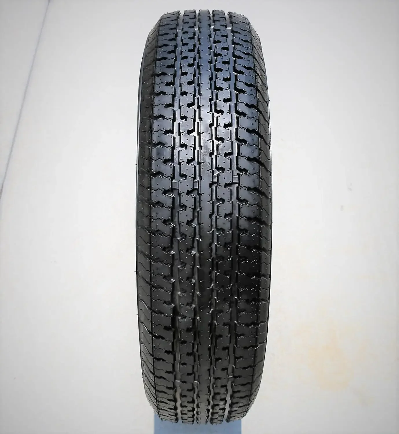 توصيل سريع. مجموعة من 4 إطارات شعاعية مقطورة ST Radial II Premium - ST225/75R15 225/75/15 225/75-15 117/112L نطاق تحميل E L