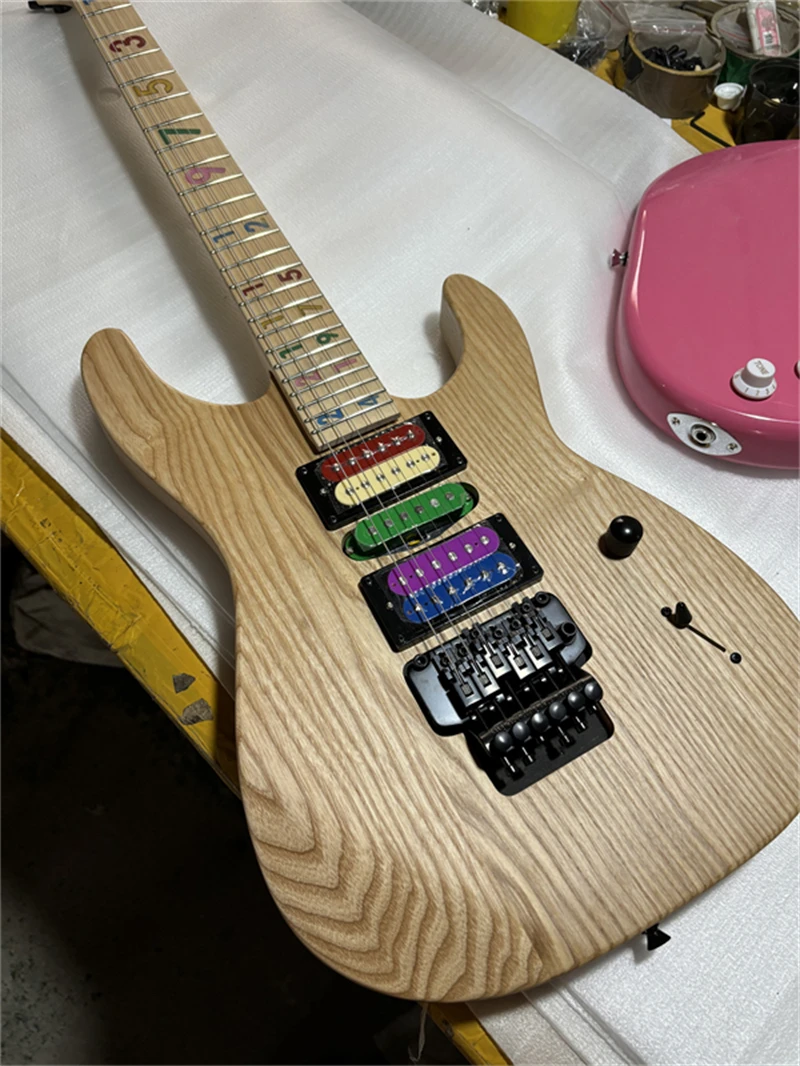 Natural Wood Color 6 Strings Electric Guitar Ash Body Maple Neck Black Hardwares HSH Pickups Customizable