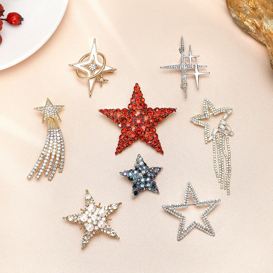

Shiny Rhinestone Pentagram Brooches for Women Unisex Star Pins Multi-color Available Casual Party Accessories Gifts