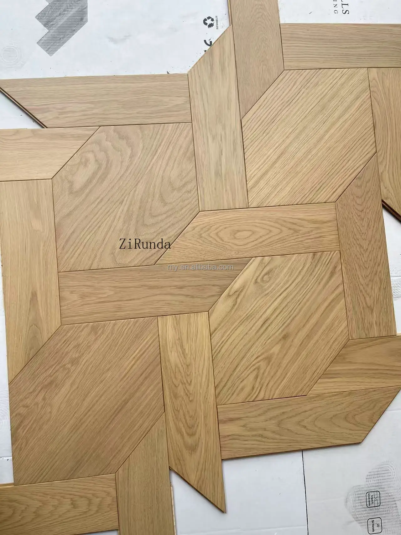 نسخة مخصصة من أرضية خشب البلوط والجوز الصلب أرضية هندسية خماسية مخصصة فاخرة