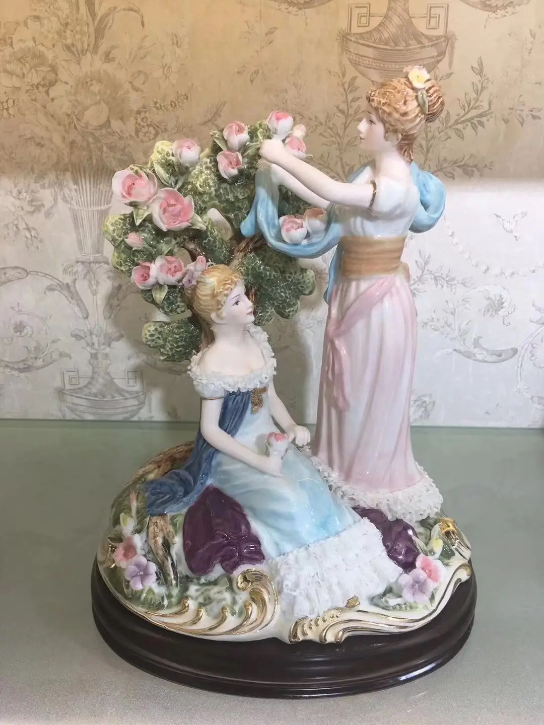 European style ornaments, Western figures, ceramic figurines, porcelain figurines, and lace masterpieces are sold directly by ma