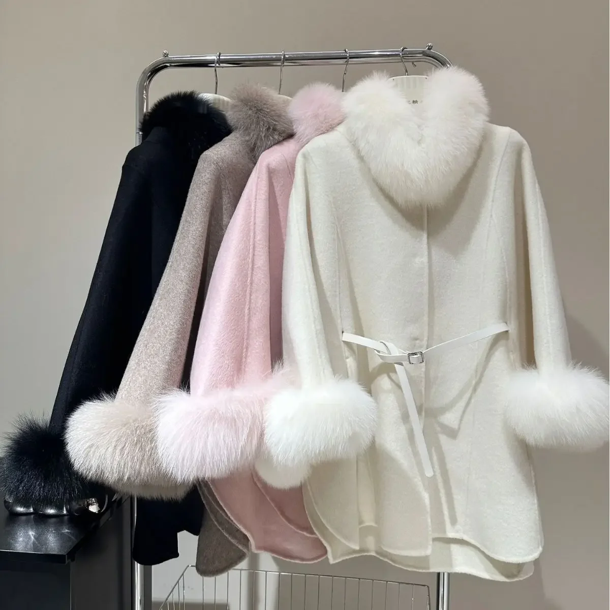 

3 Colors Winter Warm New Fashion Cloak Woolen Poncho Streetwear Women Fox Fur Collar Dolman Sleeves Loose Long Cashmere Coat