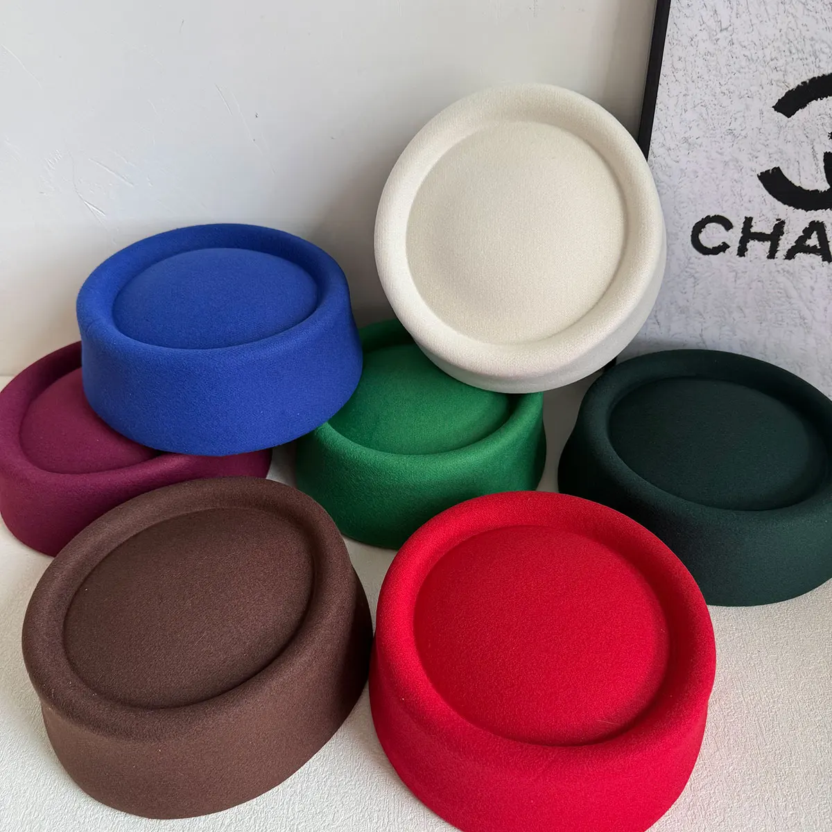 Vintage Colorful French Style Pillbox Hat Fedoras Teardrop Beret Hat Air Hostess Versatile Medicine Box Hat Winter Wedding Hat