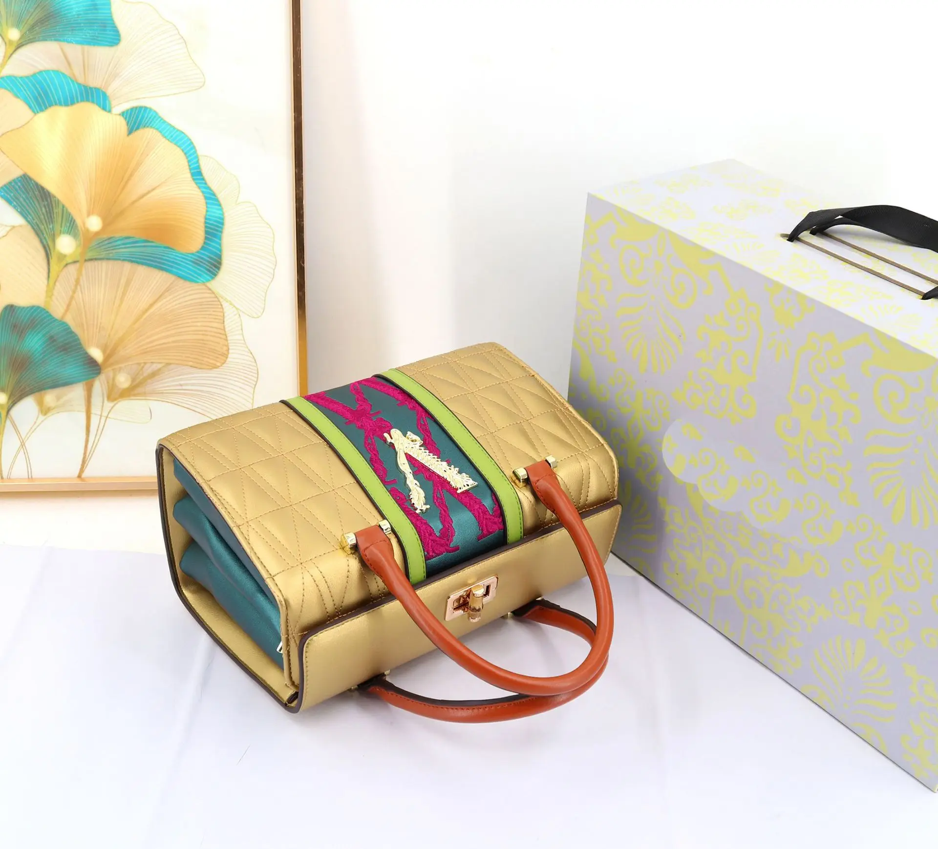 

Усовершенствованная женская портативная модная новая сумка