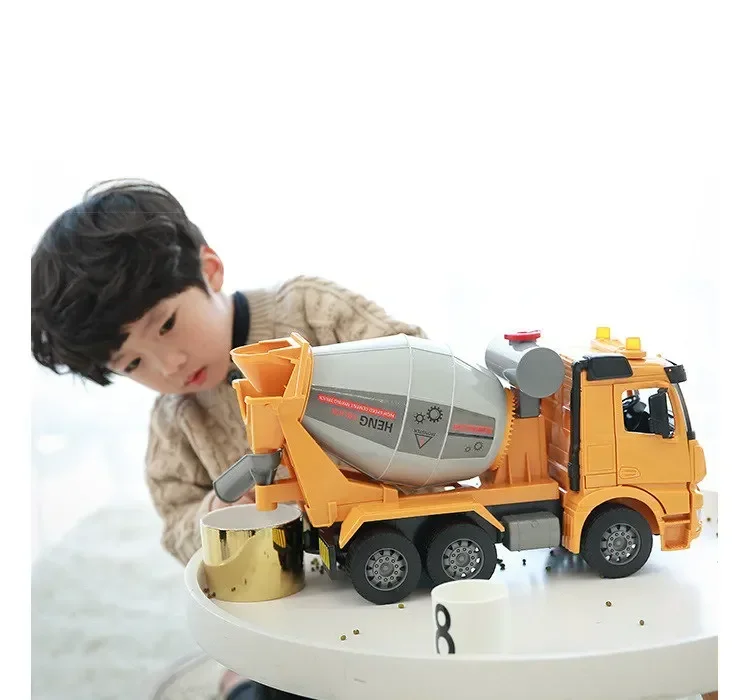 

1:18 Simulation Engineering vehicle can really stir Mixer truck toy model Sound and Light car cementing Concrete car kids gift