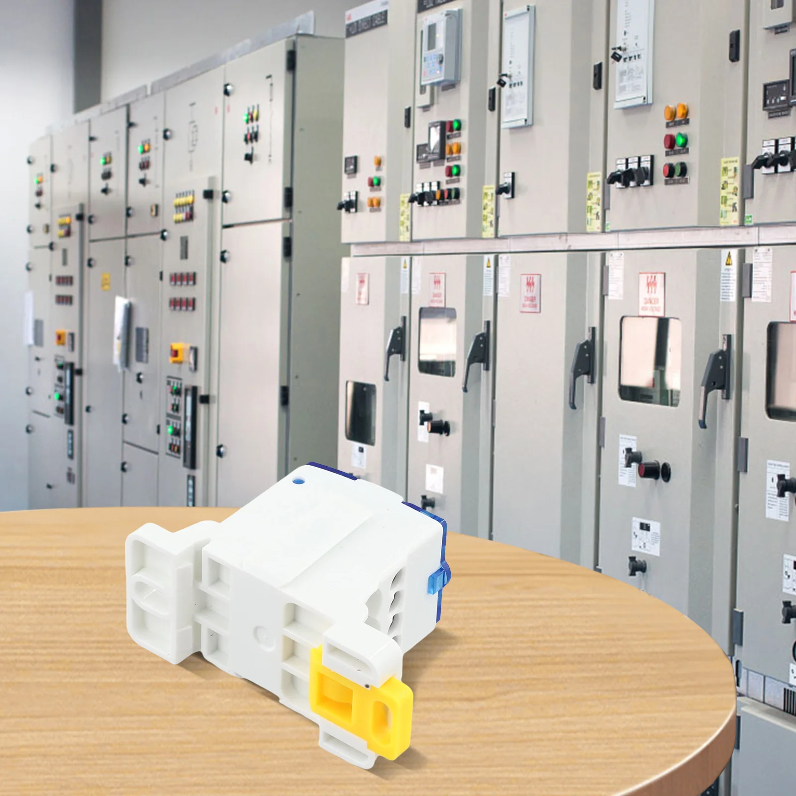 69.2*45.9*29.5 مللي متر صندوق وصلات توصيل كهربائي موصل كهربائي 1 في 6 خارج التكوين التيار المتناوب 690 فولت توزيع الطاقة