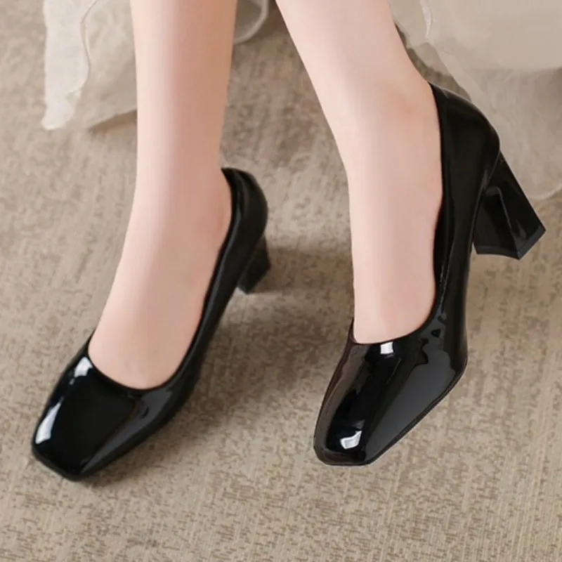 حذاء نسائي ربيعي جديد موديل 2025 بكعب عالٍ بمقدمة مربعة، حذاء فردي مريح للمشي في الهواء الطلق، مقاس كبير #5