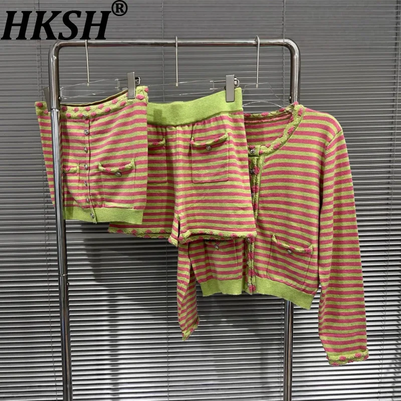 

HKSH Autumn New Women Casual Set Striped Single Breasted Coat Pockets Knitted Vest Sexy Tank Top Shorts High Street Chic HK10558