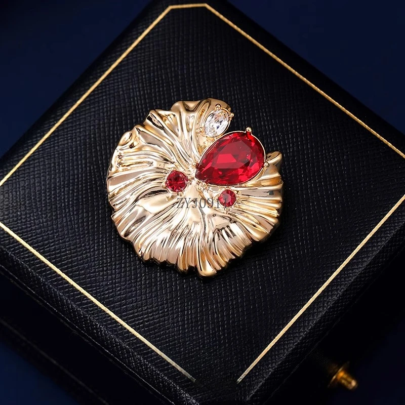 Brosche High-End-Corsage im weiblichen Nischendesign, vielseitige Anstecknadel. Neuer Trend