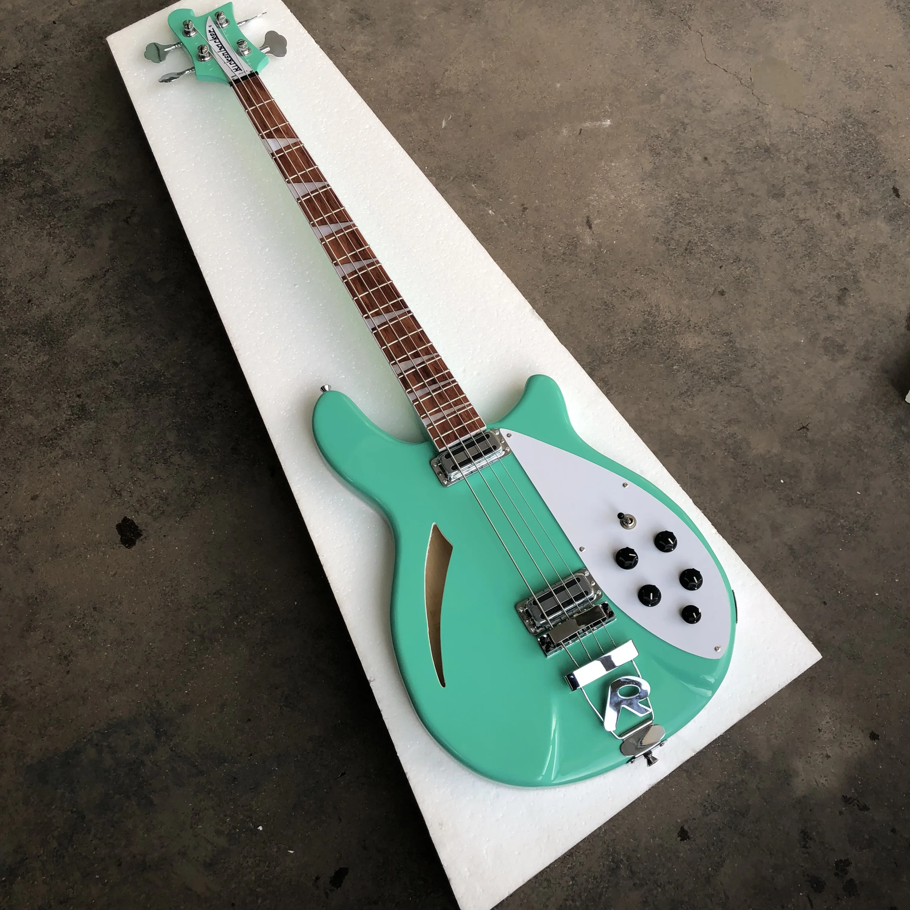 

4005 bass, emerald green. Wholesale and retail, all colors are available