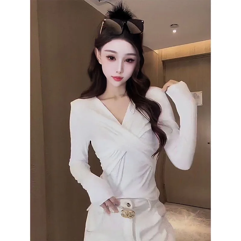 

Корейская стильная женская футболка с V-образным вырезом и длинными рукавами, с перекрестными деталями, складками и базовым дизайном, осенне-зимняя новинка, повседневный стиль, размер S