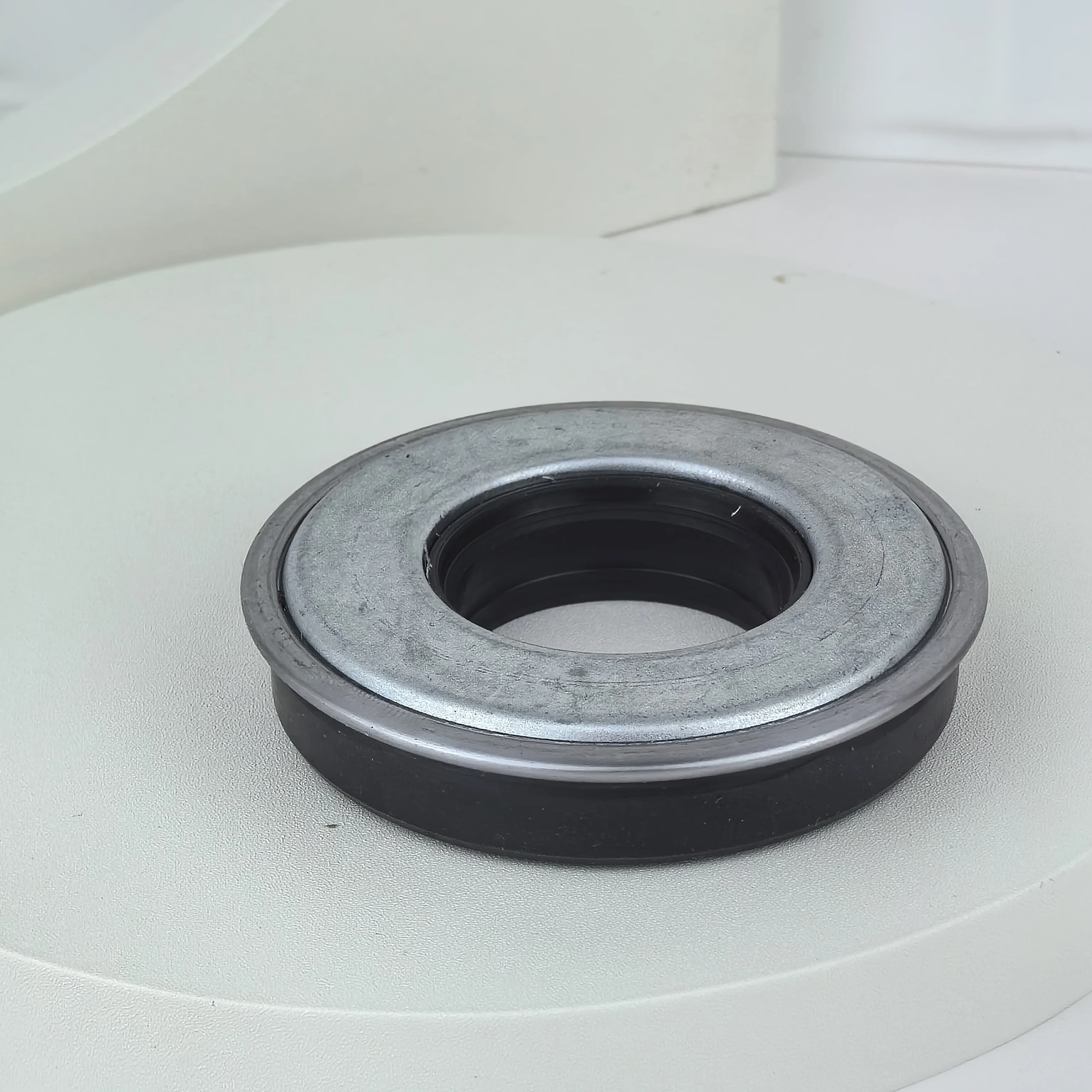 NBR high-quality rotary core oil seal 30*62*9.5/14.5mm AQ2869E high-temperature and wear-resistant agricultural machinery seal