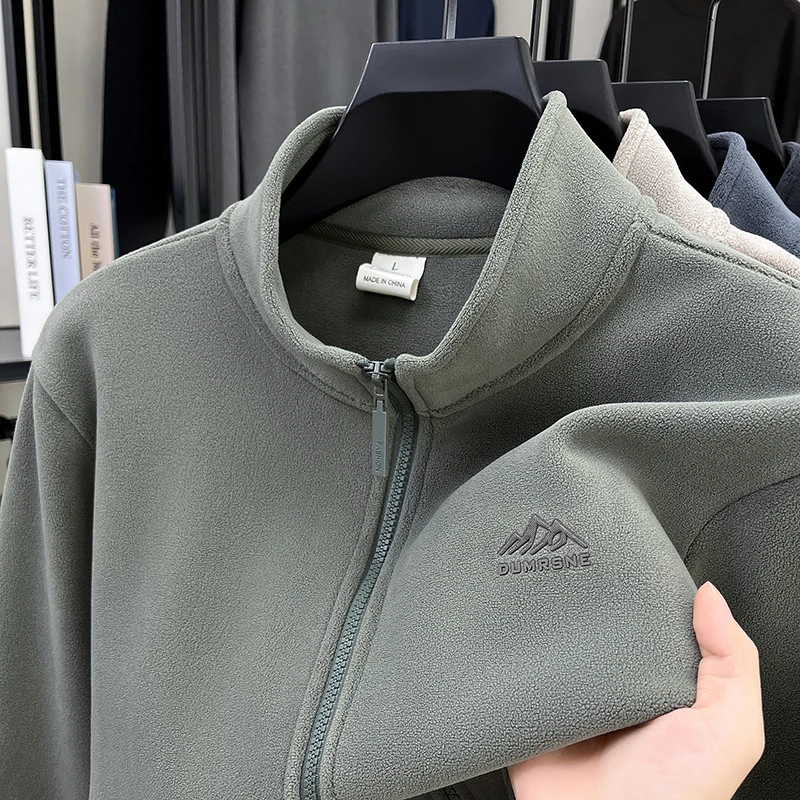 

Роскошные бренды буквы тиснением мужские кардиганы новые модные удобные Стоящий воротники теплый корейский стиль высококачественные отдых куртки пальто