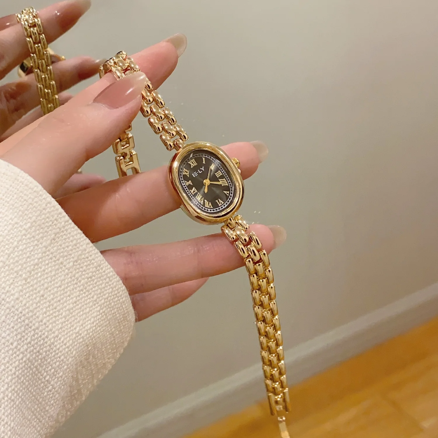 Women Watches Top Brand Luxury Wristwatches Ladies Fashion Gold  Bracelet Watch Female Elegant Clock Women montre femme