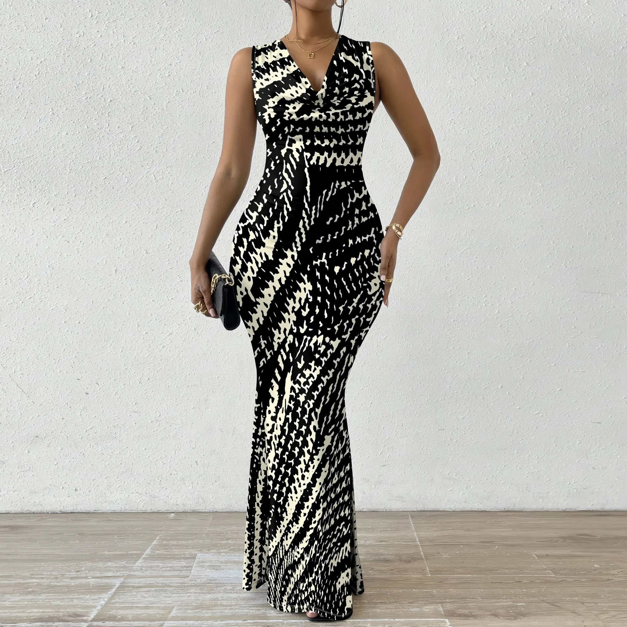 

Chic Plus Size Black White Abstract Print Maxi Dress Sleeveless Elegant Evening Cocktail Dress