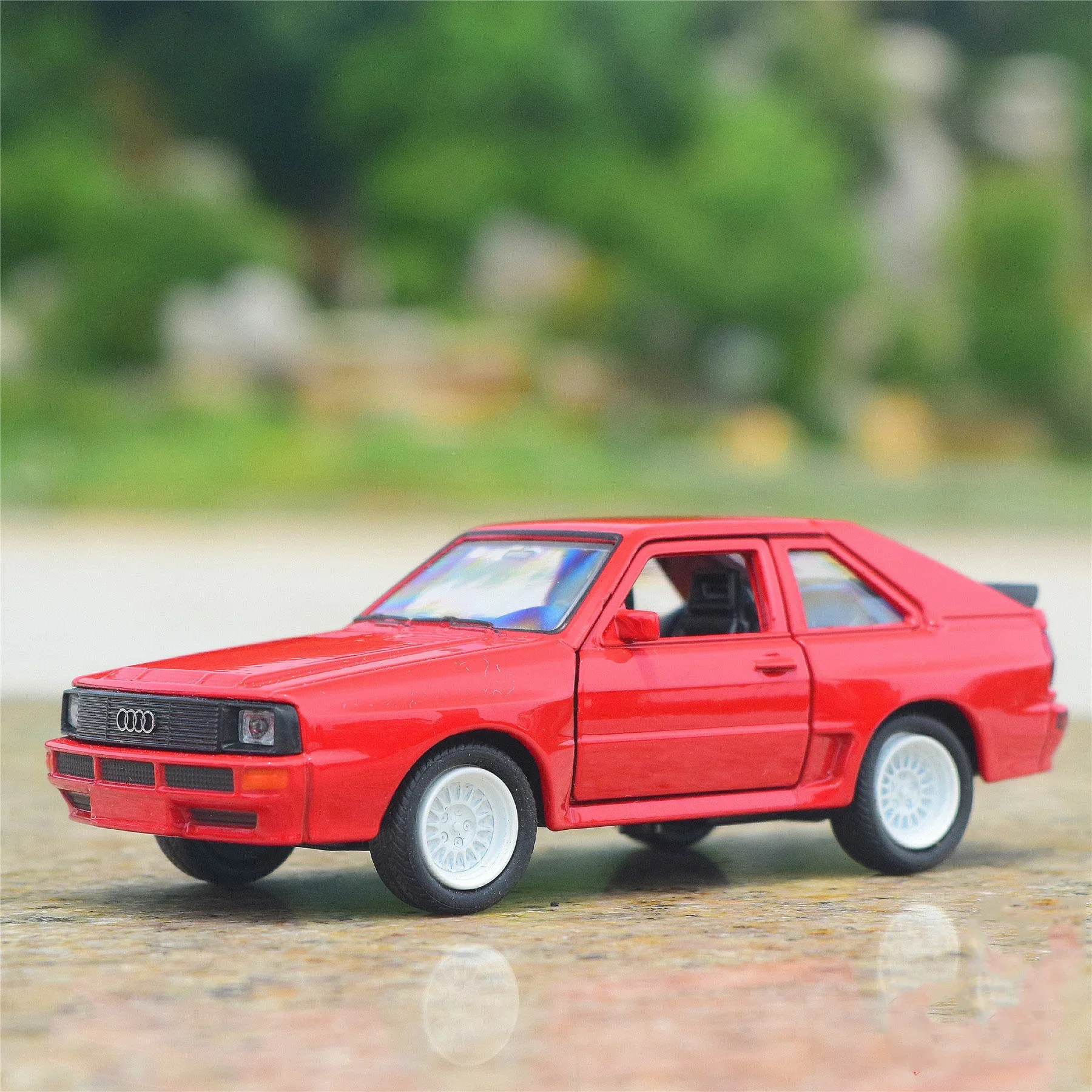 WELLY 1:36 Audi Sport Quattro Alloy Claccic Sports Car Model Diecasts Metal Toy Racing Car Vehicles Model Simulation Kids Gifts