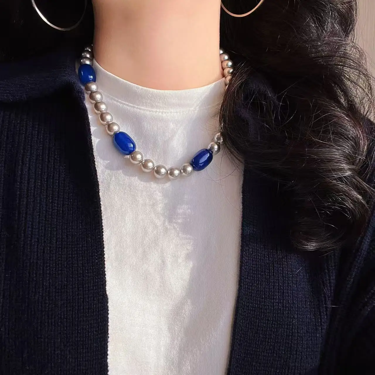 

High Quality 10mm Platinum Grey Shijia Pearl Natural Blue Agate Design, Collarbone Chain Necklace, Fashionable Clothing Matching