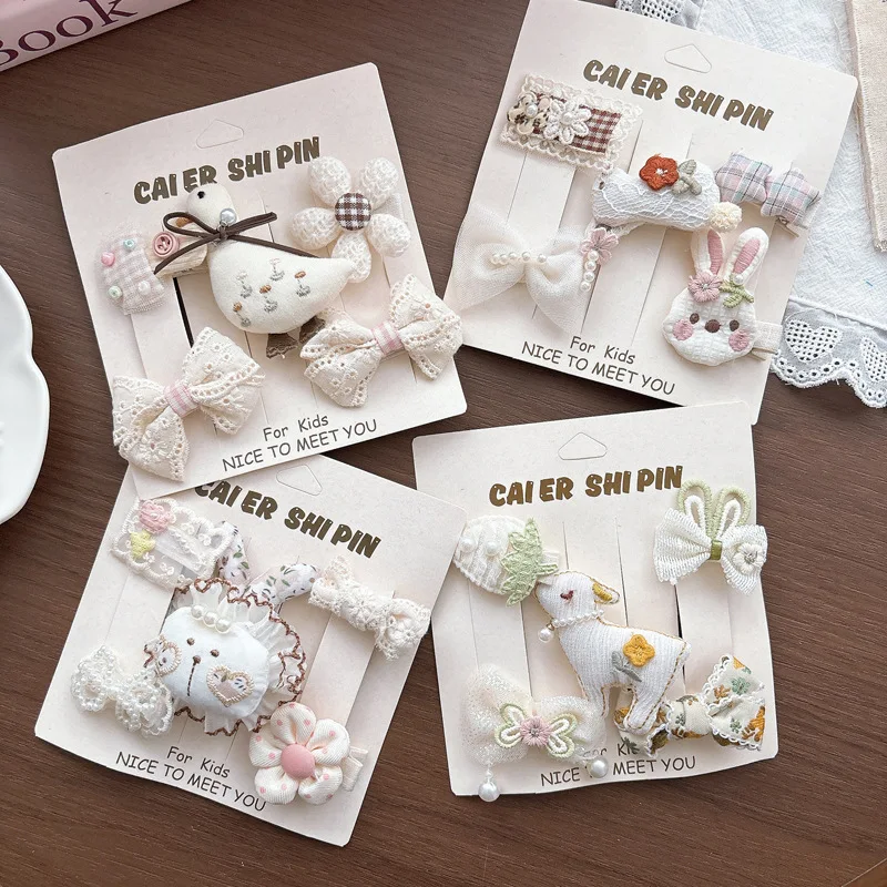 

Набор из 5 бежевых кружевных заколок для волос для малышей: милые тканевые заколки с мультяшными рисунками, жемчужные банты, заколки-зажимы, очаровательные аксессуары для волос