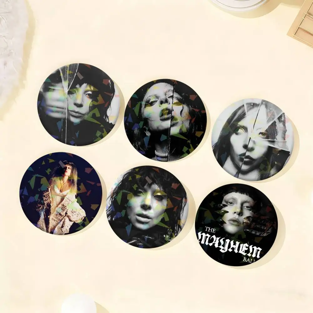 Sänger L-Lady G-Gaga M-Mayhem schwarz Emaille Pin Abzeichen Snap-in Cartoon Brosche Anstecknadeln Tasche Zubehör Geschenke