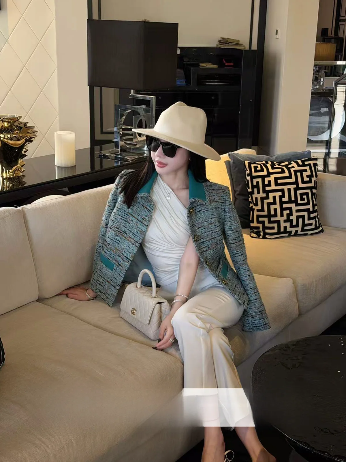

Ele awl Lapel ort Coat Women's Faionable Patchwork High-End Small Fraance Sle Jaet by Liu Xiong