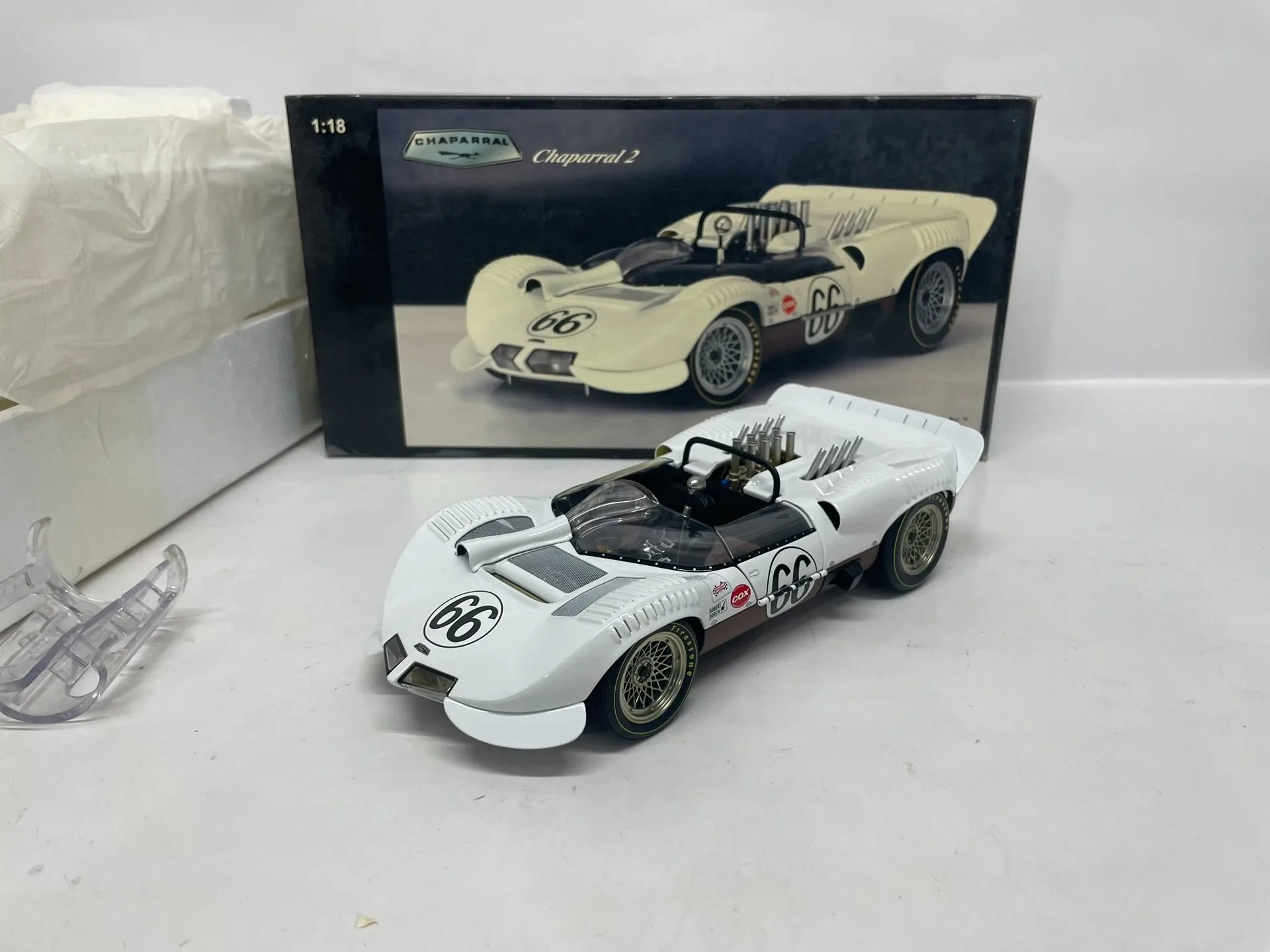 

Автоарт 1:18 Капarral 2 # 66, имитация ограниченной серии, все открытые металлические статические модели автомобиля из сплава, игрушка в подарок