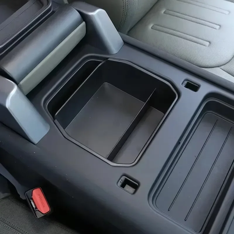 

Gao Ruying For Land Rover Defender 90 110 130 20-24 Black Car Central Storage Box Armrest Box Storage Box Car Accessories