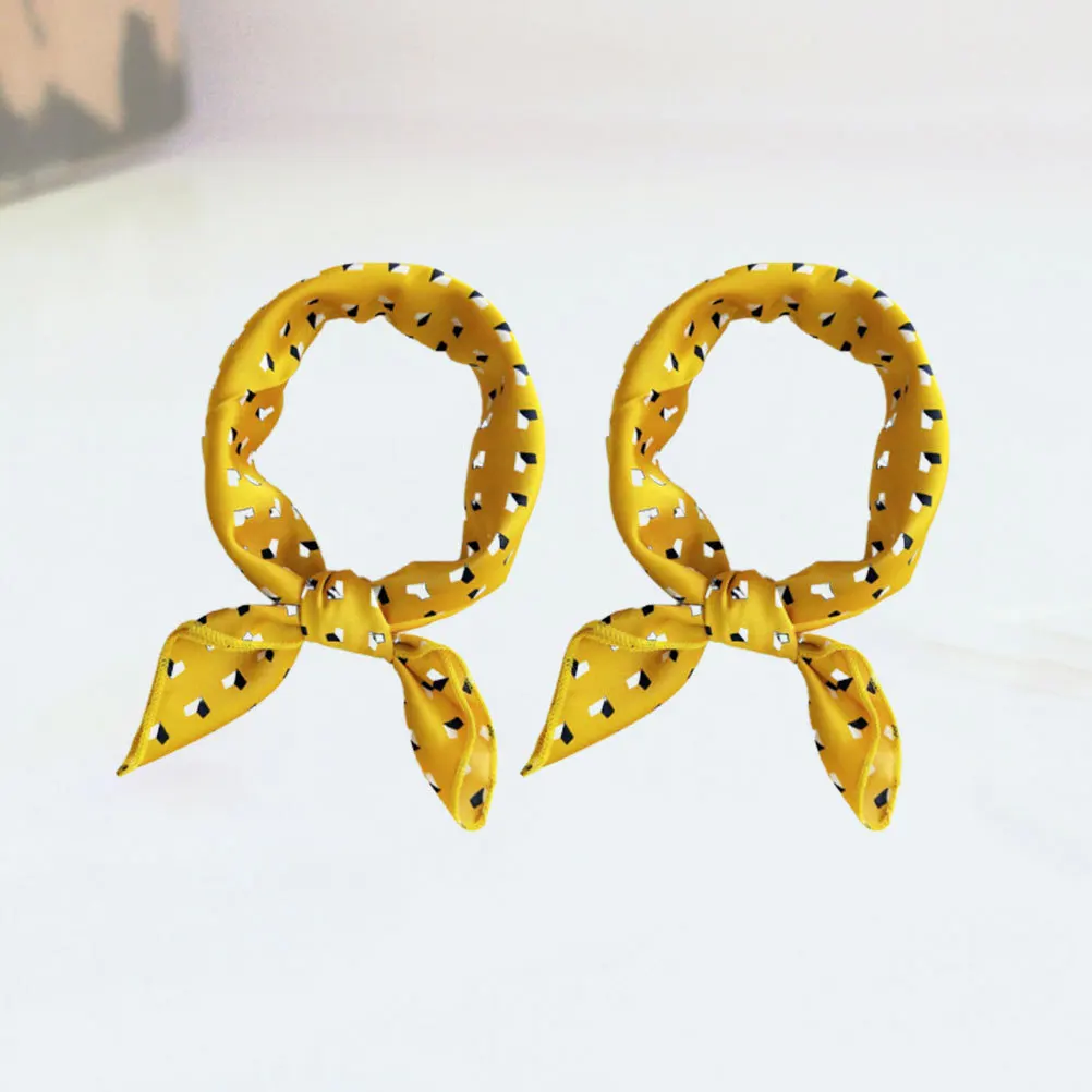 

2Pcs Printed Square Scarf Small Satin Hankerchief Gift for Women Christmas Birthday Celebration Hair Band Occupation Kerchief