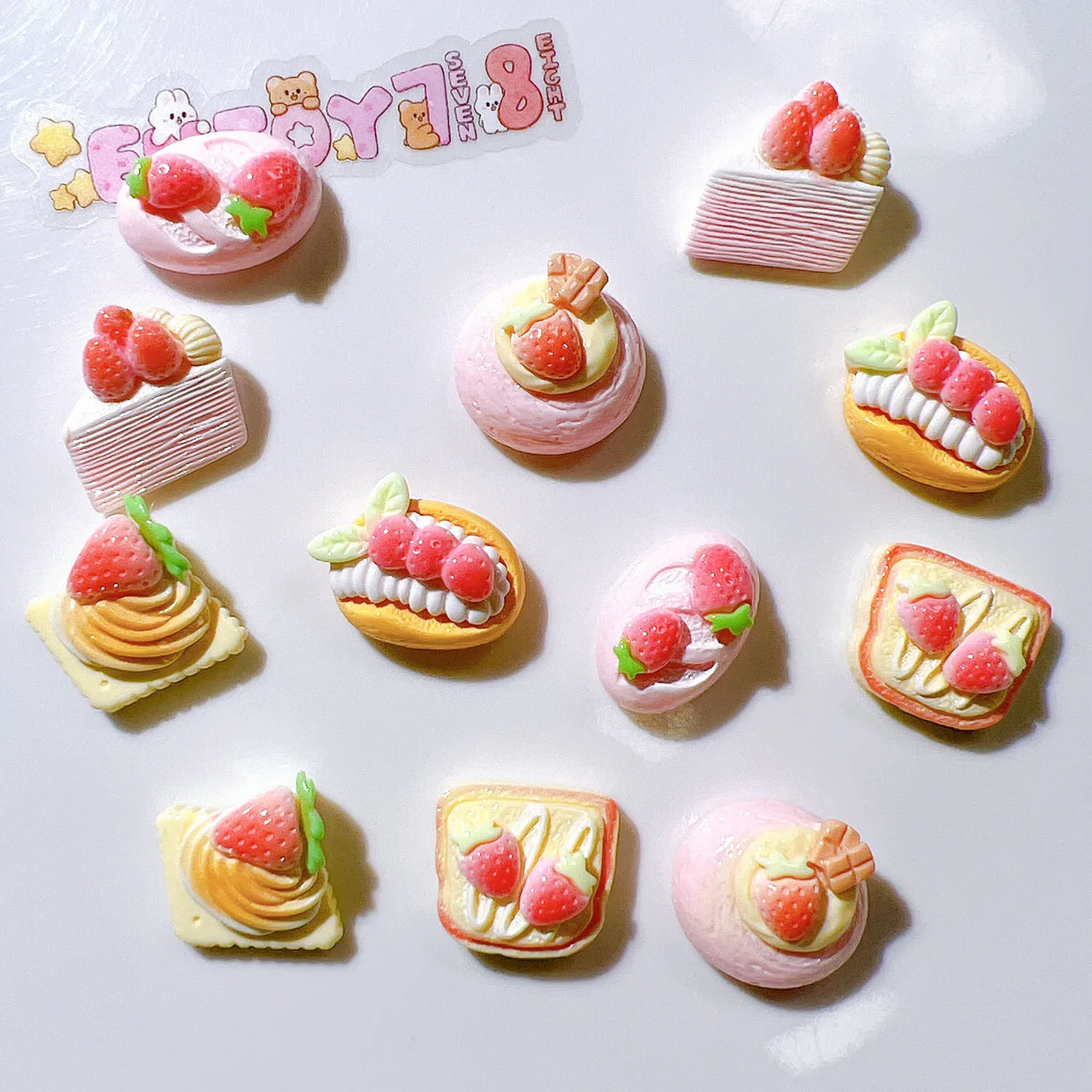 SW36 10pcs Petite Creative Strawberry Cake Handmade DIY Cream Resin Small Jewelry Material Workmanship  Accessories