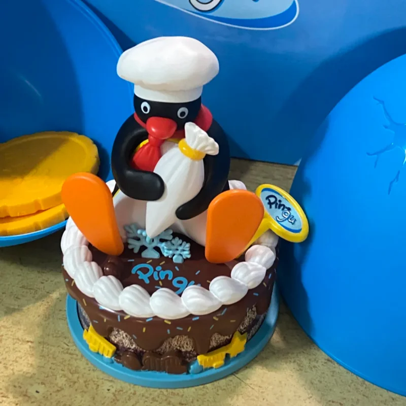本物のピングー超かわいい楽しいシーンシリーズブラインドボックスエッグトレンディかわいい人形ペンギンモデルオーナメントコレクト子供の誕生日ギフト