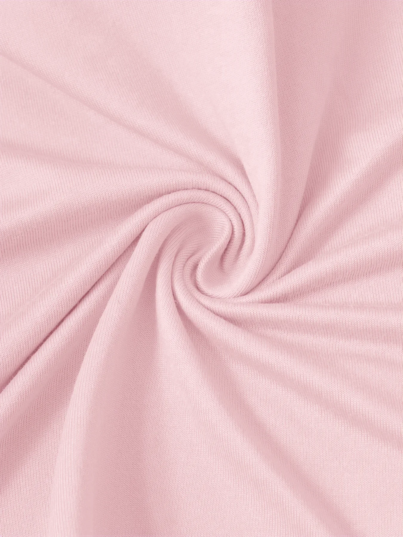 3년 전에는 캐주얼한 패턴의 여성 상의와 휴일 의상을 입곤 했는데요.