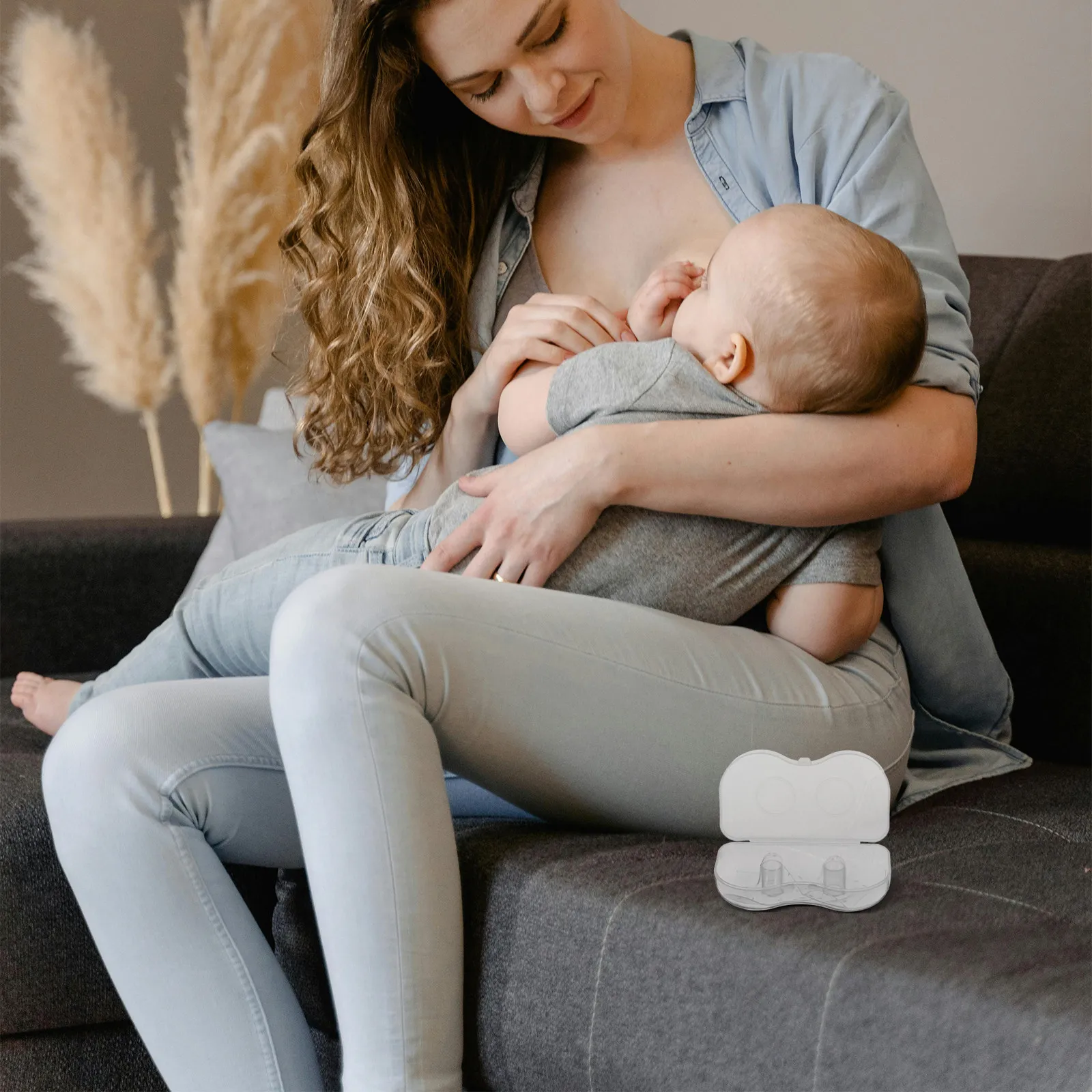 1Pair Breastfeeding Shield Silicone Nursing Cover Triangular Protective Flat Breastfeeding Aid Carry Case