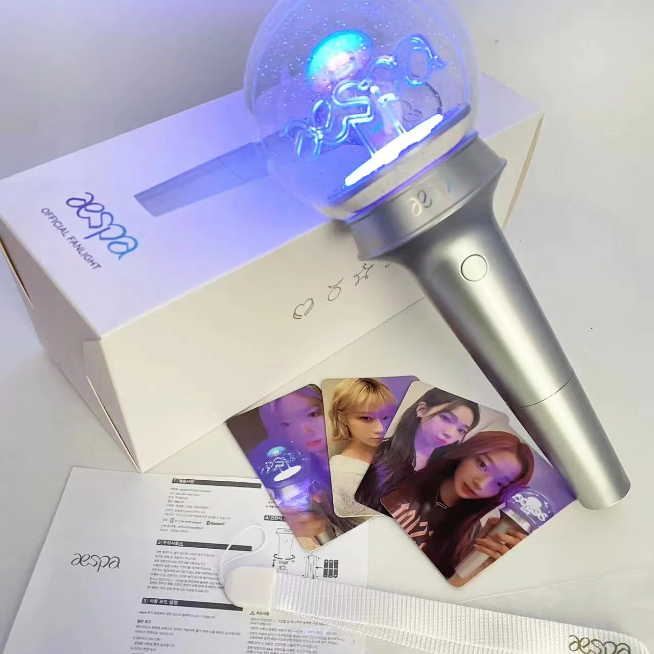 

Idol Girl Lightstick WINTER NINGNING KARINA Giselle Light Stick Castle Lamp Support Concert Party Flash Fluorescent Fans Gift