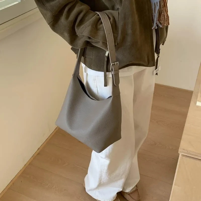 

Stylish Women's Leather Handbag - Classic Crossbody Bag Shoulder Bag By Famous Designer Luxury Brand