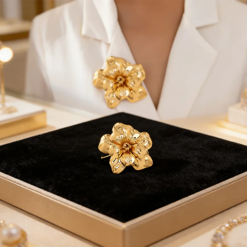 Elegant Golden Floral Brooch for Women Versatile 3D Statement Piece Suitable for Wedding Party Daily Wear A Timeless Gift Idea