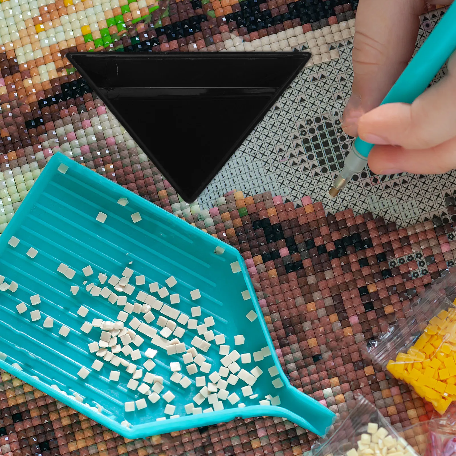 

30Pcs Triangle Sorting Tray Stackable Plastic Organizer for Jewelry Making Bead Board Diamond Art Rhinestone Craft Workspace