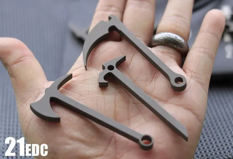 EDC Mini kemping na zewnฤ
trz ze stopu tytanu wielofunkcyjny siekiera z siekierฤ
brelok z otwieraczem do butelek naszyjnik