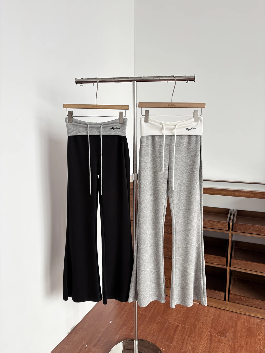 

Light Grey Micro Flared Pants Summer Low Waist Skin-friendly Slimming Casual Sweatpants Embroidery Design Color Block Cuff