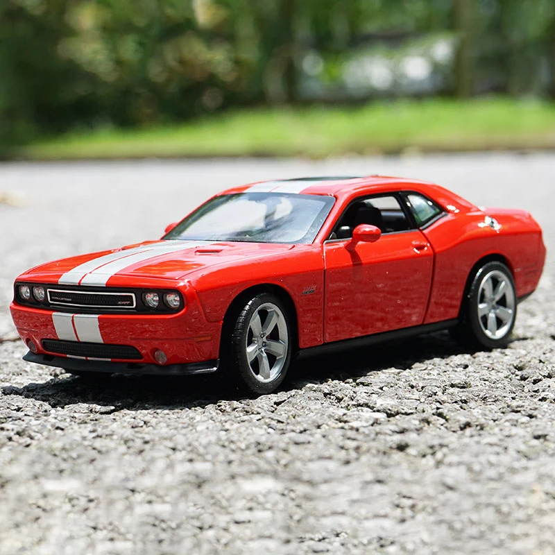 WELLY 1:24 Dodge Challenger SRT 2012 Alloy Car Diecasts & Toy Vehicles Car Model Miniature Scale Model Car Toy For Children