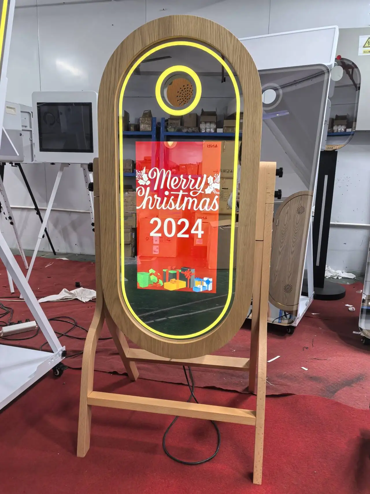 Retro Wood Mirror Photo Booth 21.5 Inch High Quality Mirror Magic Round Selfie Oval  Led Frame for Events