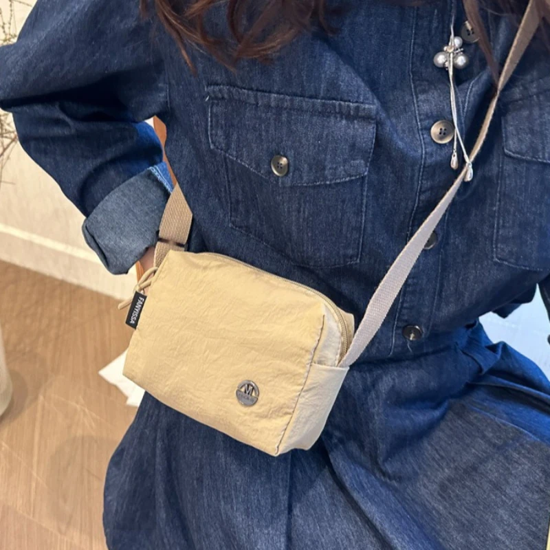 Einfache Mini-Umhängetasche für Damen, Modische Sling-Bag, Kompakte Reißverschlusstasche, Handtasche für Ausflüge, Tägliches Pendeln, Lässige Crossbody-Tasche – Detail 1