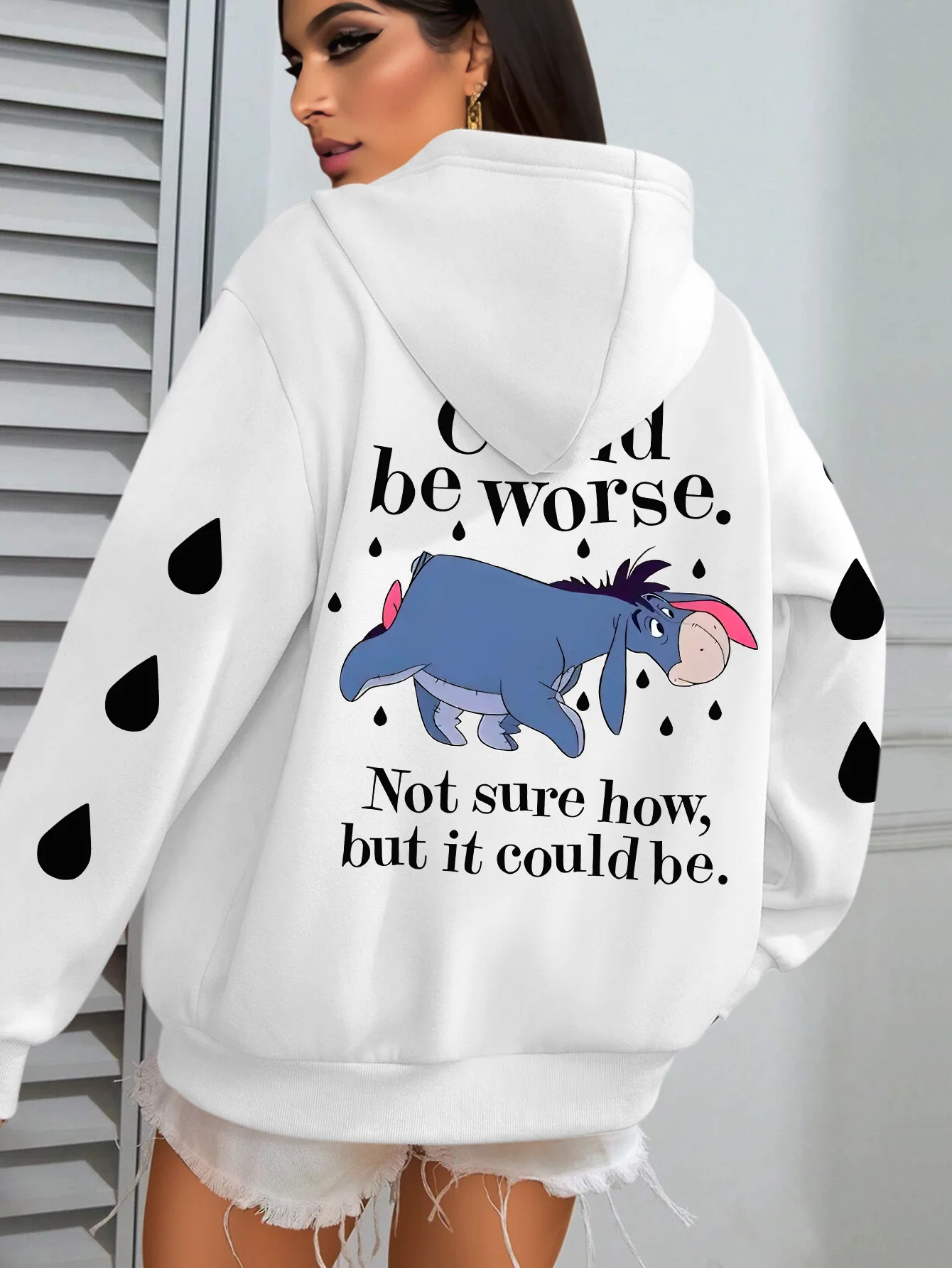 

Женская хлопковая флисовая толстовка Disney Eeyore с капюшоном, бело-синяя, с изображением осла с каплями дождя и грустным выражением, большой принт спереди, карман-кенгуру
