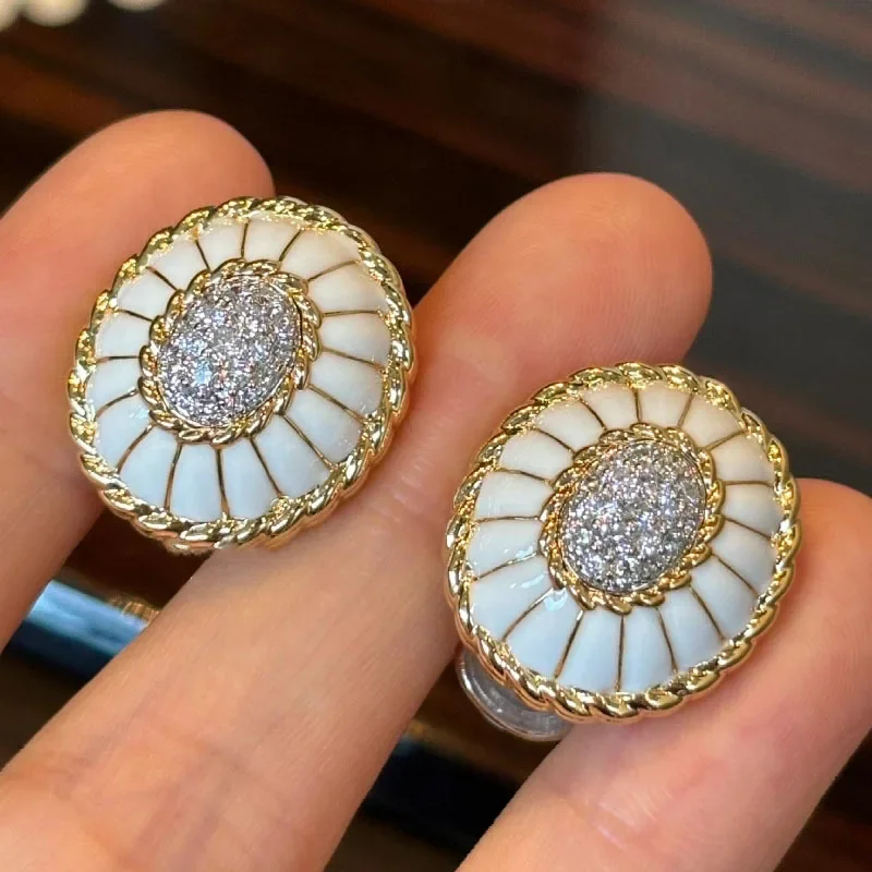 New in Vintage Art Twists White Enamel earings stud High quality Fashion Delicate Flower earrings for women Wedding Jewelry