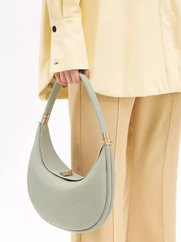 Elegant Shoulder Bag Crescent Moon-Shaped Shoulder Bag for Women High-End Curved Single Messenger Handbag Party Bag