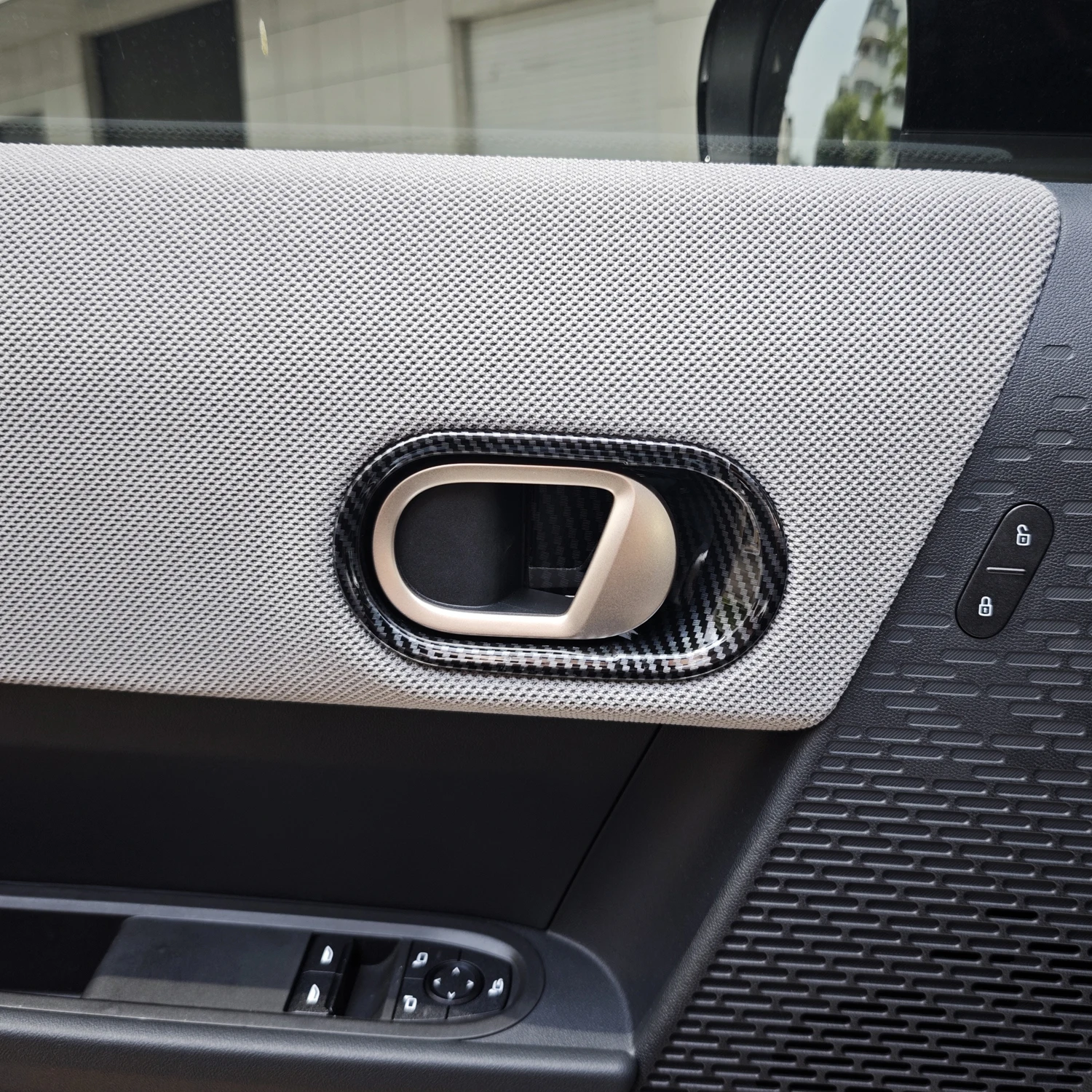 

Для BMW Mini Cooper F65 5-дверный F66 3-дверный 2025 Внутренняя дверная ручка Чаша Накладка ABS Карбоновый черный Автомобильные аксессуары 4 шт.