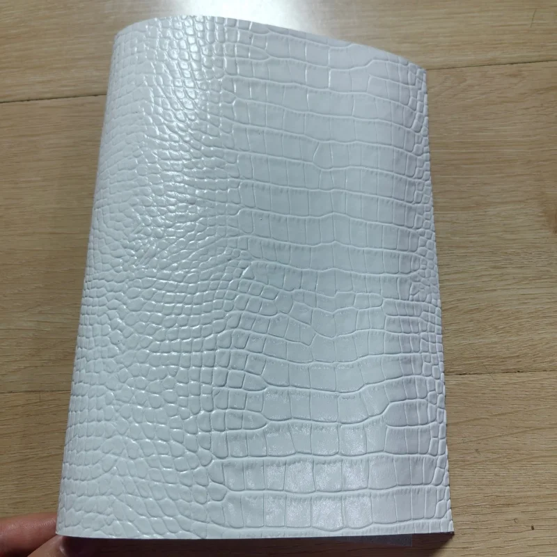 1.1Mm White Crocodile Grain Cowhide. Top-Grain Leather.Genuine Leather Material.Handmade Diy For Journals & Bags.Full Hide Cut