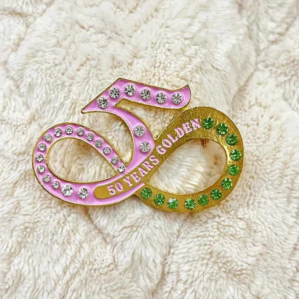 دبوس ذهبي يوناني 50 عامًا